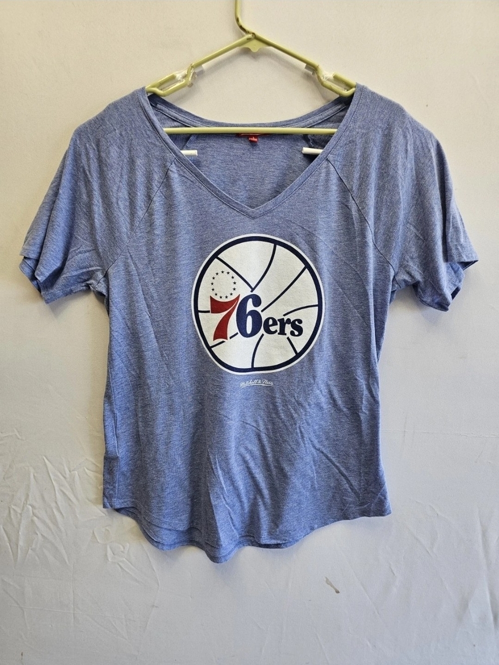 Mitchell and Ness Philadelphia 76ers Hardwood Classic Womens Large T-shirt